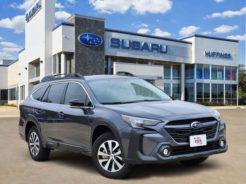 Used 2025 Subaru Outback Premium image 1