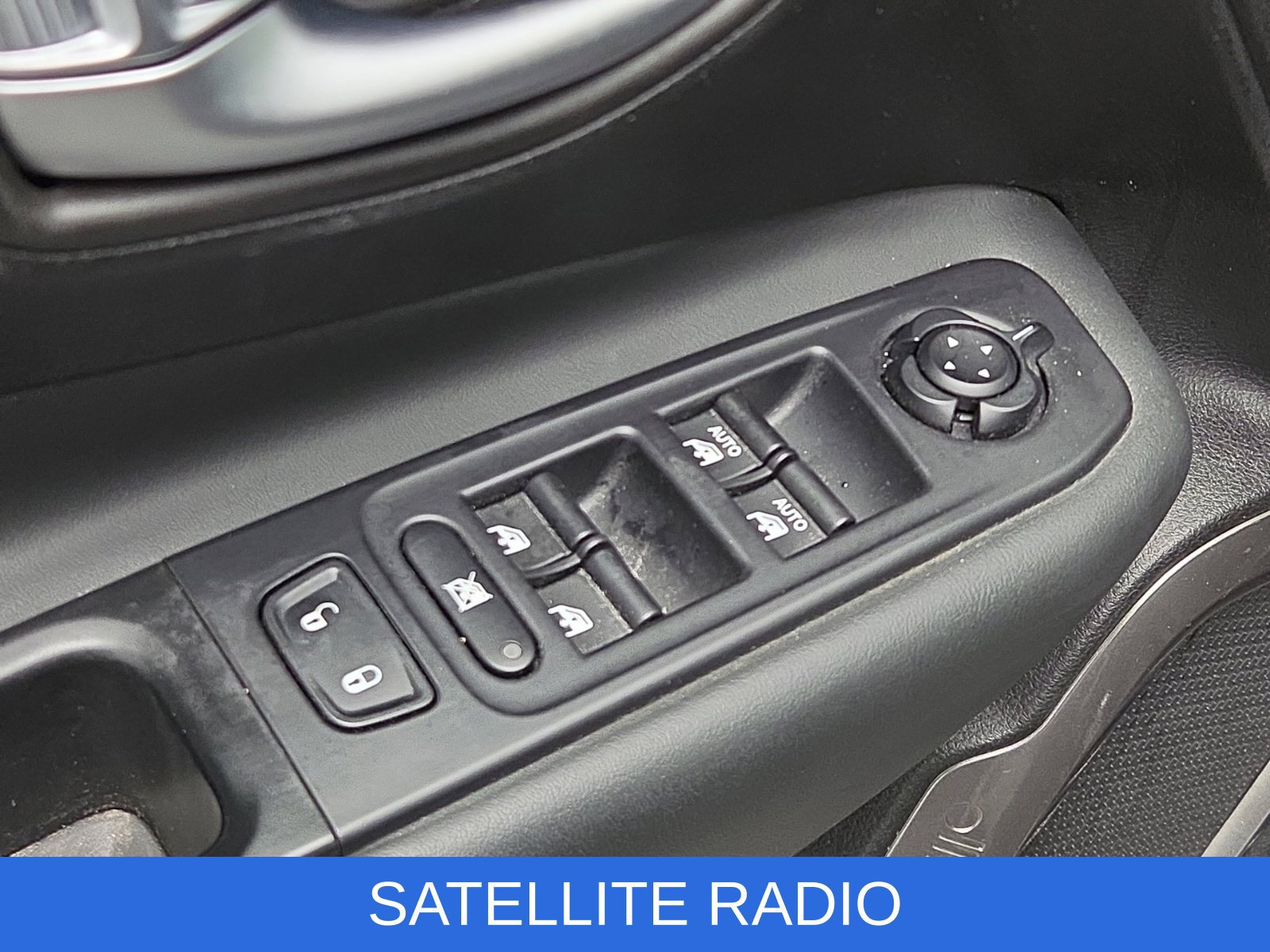 Certified 2018 Jeep Renegade Limited w/ UConnect 8.4 Nav Group AWD/4WD image 16