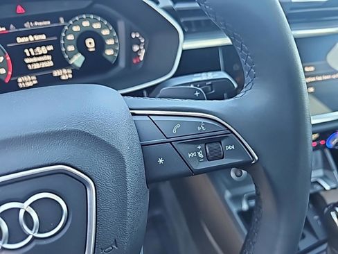 Used 2025 Audi Q3 2.0T Premium image 13