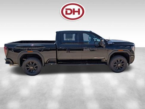 Used 2025 GMC Sierra 1500 Denali AWD/4WD image 8