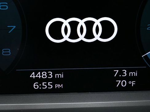 Certified 2025 Audi Q3 2.0T Premium image 8