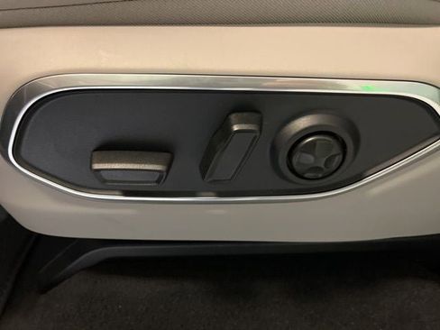 New 2026 Jeep Grand Wagoneer 4WD image 16