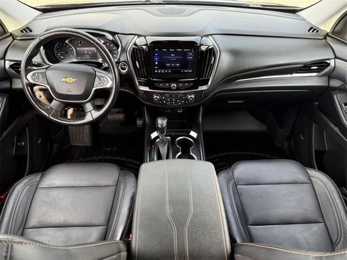 Used 2021 Chevrolet Traverse LT w/ LT Premium Package image 12