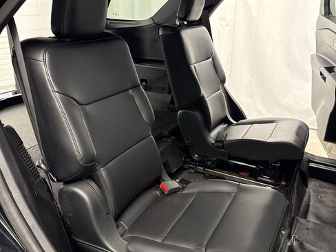 Used 2021 Ford Explorer Base w/ Ultimate Wiring Package image 28