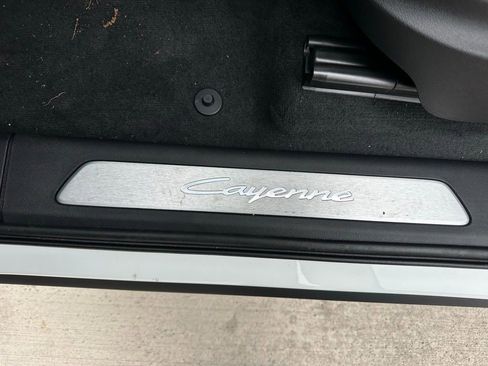 Used 2026 Porsche Cayenne E-Hybrid Coupe AWD/4WD image 23