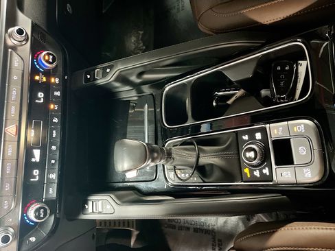 Used 2022 Kia Telluride SX w/ SX Prestige Package AWD/4WD image 17