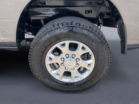 Used 2024 RAM 2500 Laramie AWD/4WD image 14
