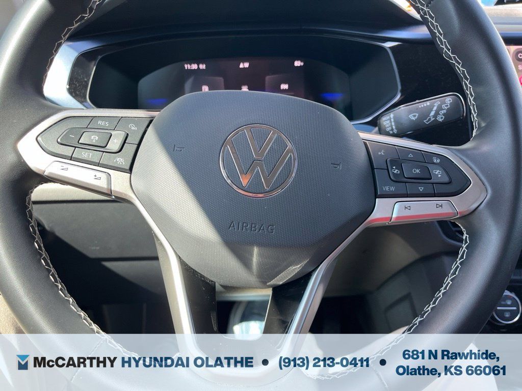 Used 2024 Volkswagen Taos SE AWD/4WD image 4