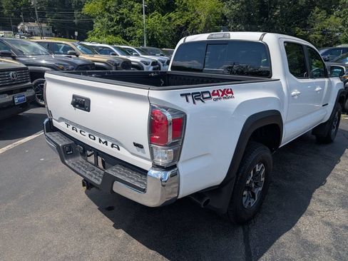 Certified 2023 Toyota Tacoma TRD Off-Road w/ Black Out Package (TMS) AWD/4WD image 7