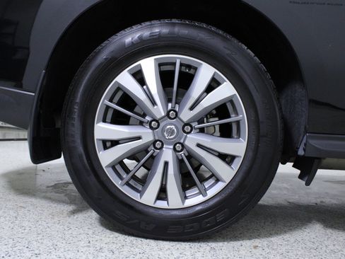 Used 2020 Nissan Pathfinder S image 8