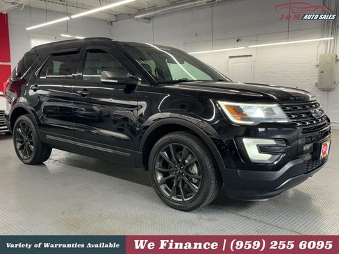 Used 2017 Ford Explorer XLT w/ Equipment Group 202A AWD/4WD image 5