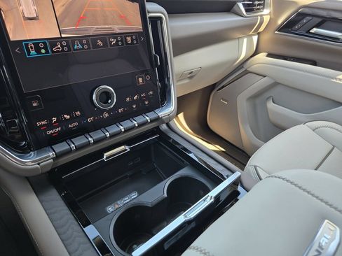 New 2026 GMC Yukon Denali w/ Denali Reserve Package AWD/4WD image 15