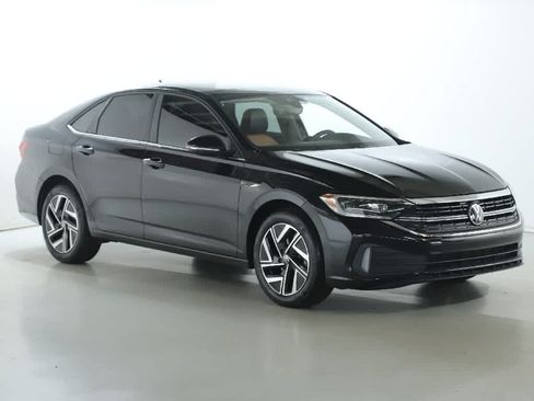 Certified 2024 Volkswagen Jetta SEL FWD image 9