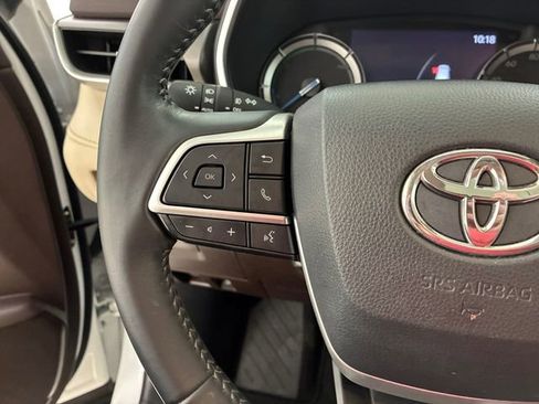 Used 2022 Toyota Highlander XLE image 23