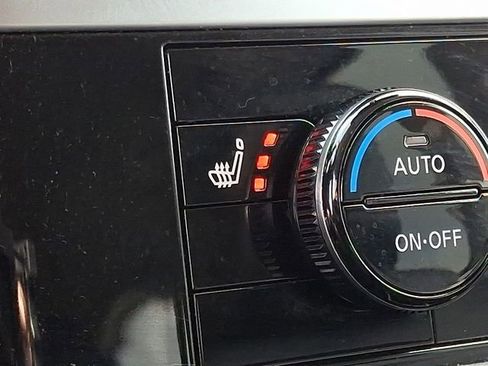 Used 2025 Nissan Pathfinder SL image 27