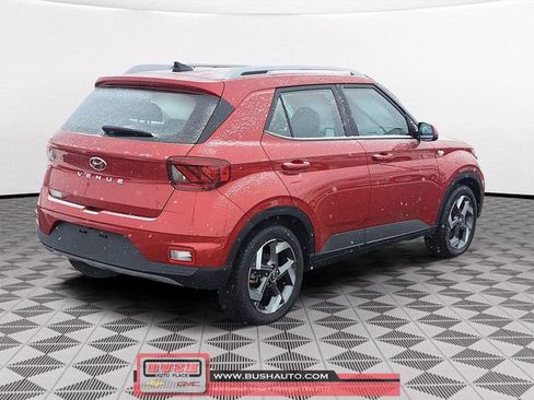 Used 2022 Hyundai Venue Limited image 4