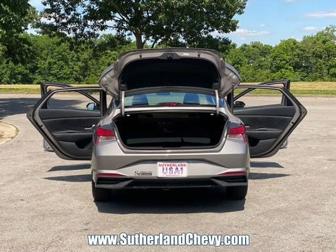 Used 2023 Hyundai Elantra SE FWD image 32
