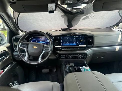 Used 2023 Chevrolet Silverado 1500 LTZ w/ LTZ Convenience Package II AWD/4WD image 4