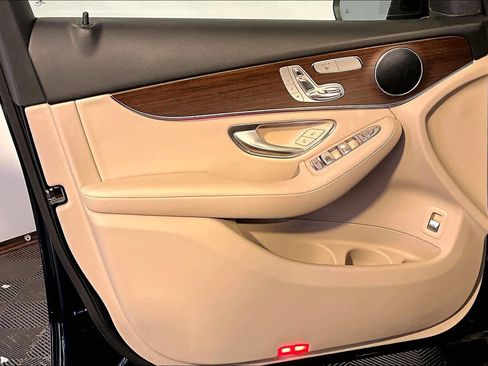 Certified 2021 Mercedes-Benz GLC 300 4MATIC image 22
