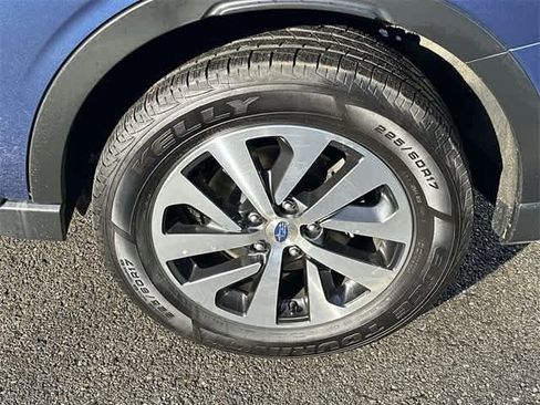 Used 2022 Subaru Outback Premium image 5