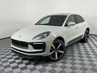 New 2025 Porsche Macan video 1