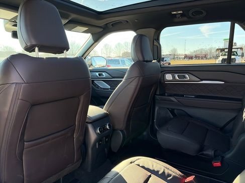 Used 2026 Ford Explorer Platinum w/ LUX Leather Package image 38