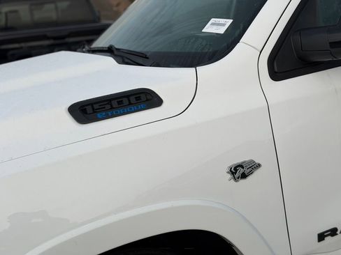 New 2026 RAM 1500 Lone Star AWD/4WD image 9