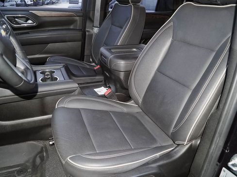 Used 2023 Chevrolet Tahoe Premier AWD/4WD image 23