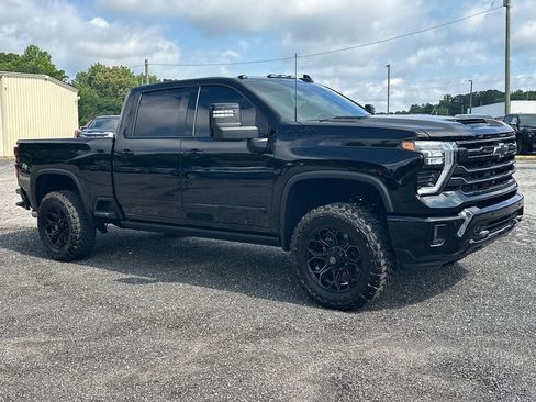 Used 2026 Chevrolet Silverado 2500 High Country w/ High Country Premium Package AWD/4WD image 4