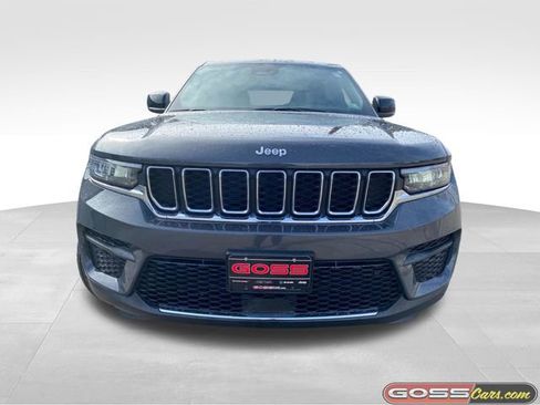 Certified 2025 Jeep Grand Cherokee Laredo X w/ Luxury Tech Group I image 2