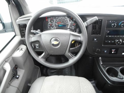 Used 2016 Chevrolet Express 2500 RWD image 26