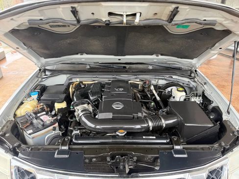 Used 2012 Nissan Pathfinder SV image 27