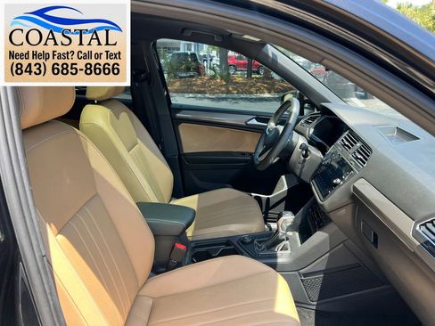 Used 2023 Volkswagen Tiguan SE AWD/4WD image 22