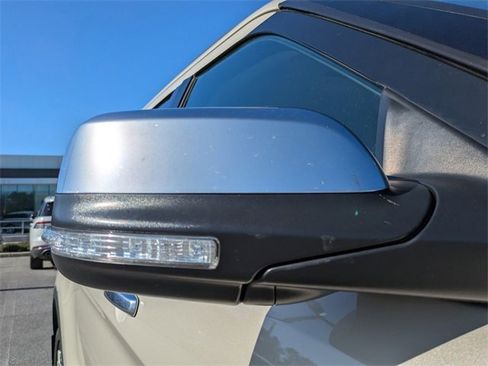 Used 2018 Ford Explorer Platinum image 11