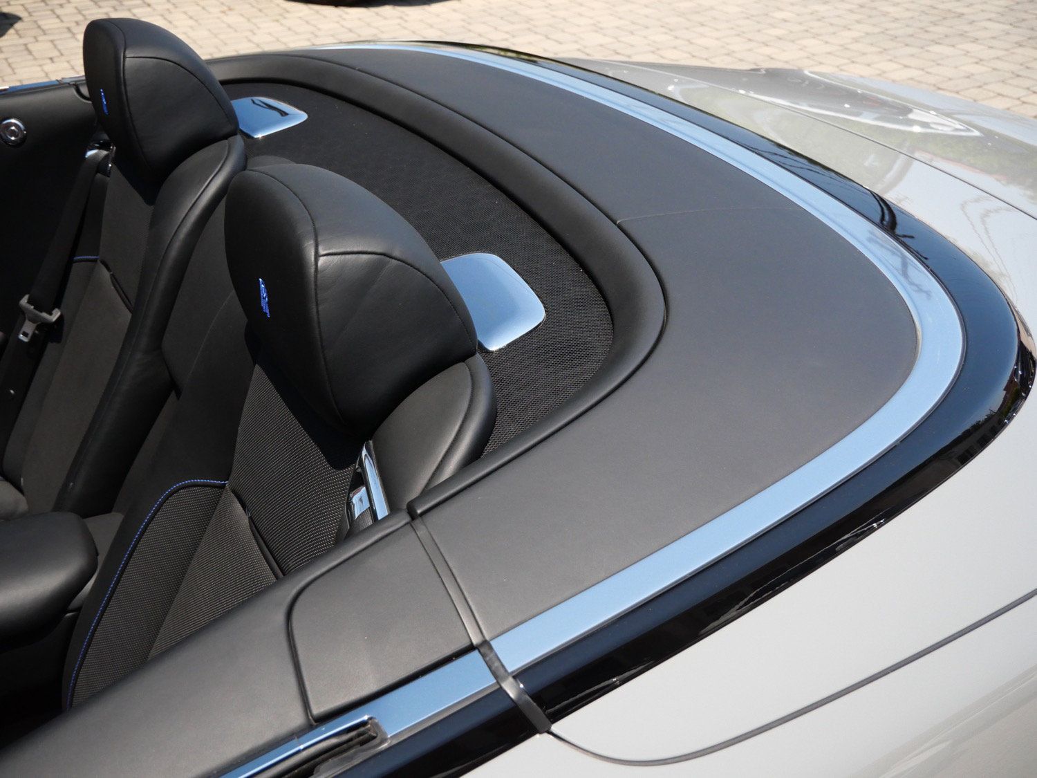 Certified 2018 Rolls-Royce Dawn RWD image 24
