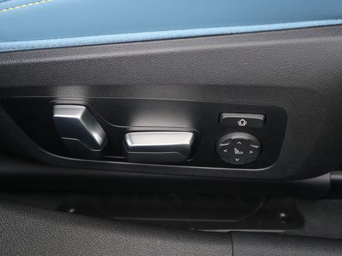 Used 2022 BMW M3 w/ Executive Package image 41