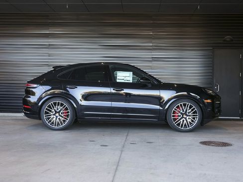 New 2026 Porsche Cayenne S AWD/4WD image 8