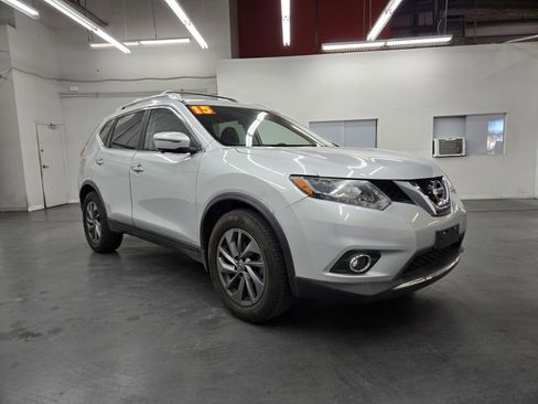 Used 2016 Nissan Rogue SL w/ SL Premium Package image 4