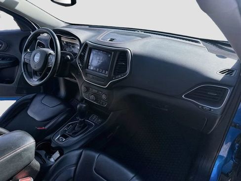 Used 2019 Jeep Cherokee Trailhawk AWD/4WD image 29