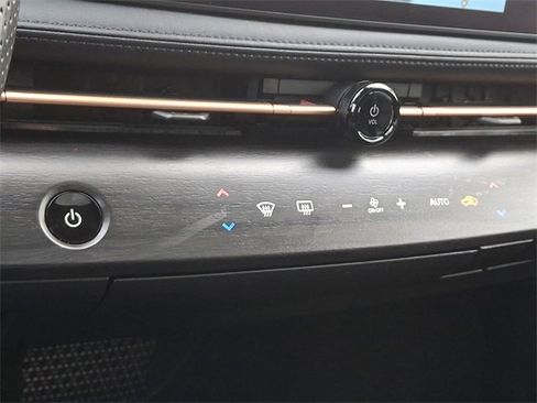 Used 2025 Nissan Ariya AWD image 16