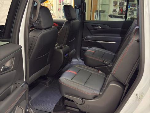 New 2026 Chevrolet Traverse RS w/ LPO, Floor Liner Package image 16