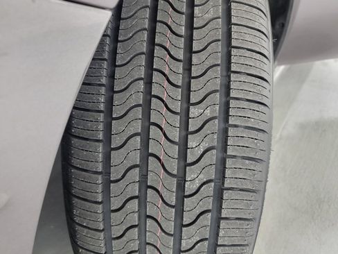 Used 2023 Toyota Camry SE image 10