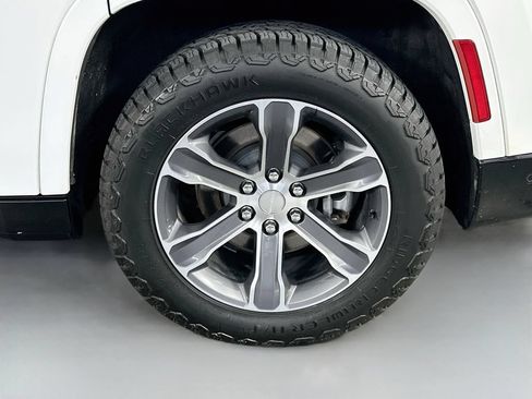 Used 2023 Jeep Grand Wagoneer 4WD image 34