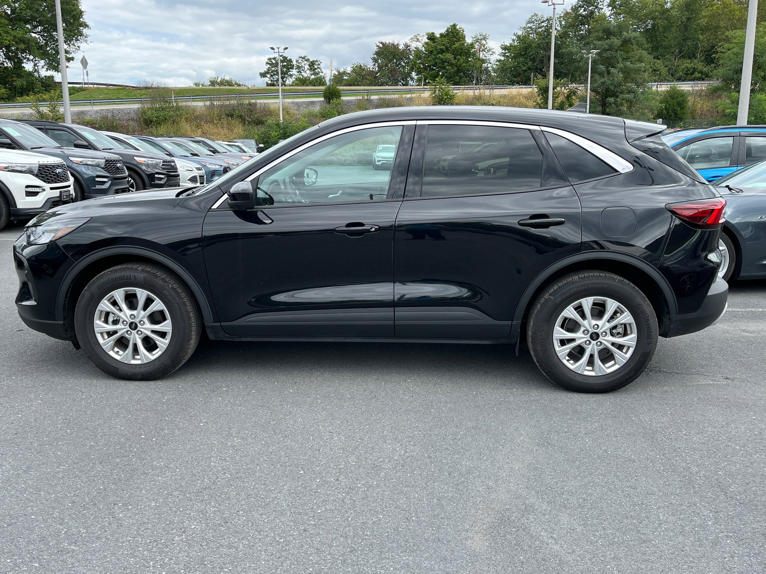 Used 2023 Ford Escape Active w/ Tech Pack #2 AWD/4WD image 11