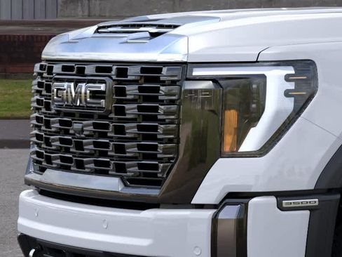 New 2026 GMC Sierra 3500 Denali Ultimate AWD/4WD image 13