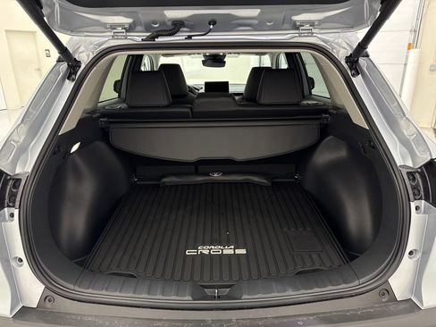 Used 2026 Toyota Corolla Cross XLE w/ Convenience Package image 26