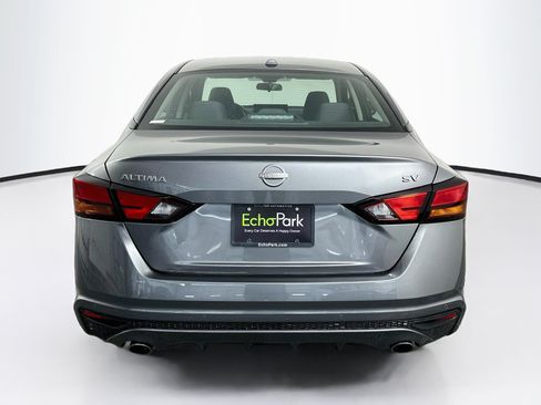 Used 2024 Nissan Altima 2.5 SV w/ SV Premium Package FWD image 7
