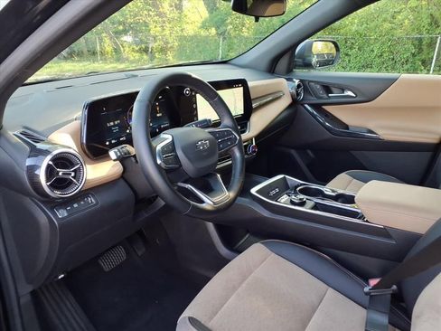 Certified 2025 Chevrolet Equinox ACTIV AWD/4WD image 10