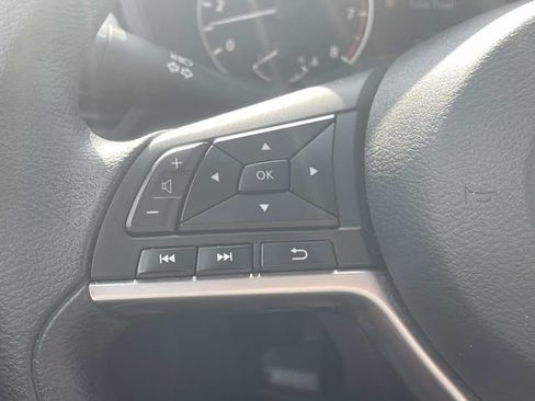 Used 2025 Nissan Altima 2.5 SV FWD image 14