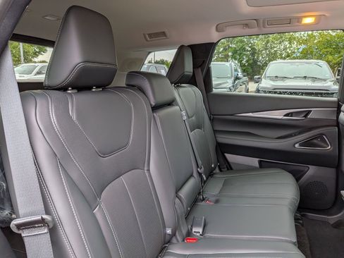 New 2027 INFINITI QX60 Luxe w/ Family Package AWD/4WD image 34